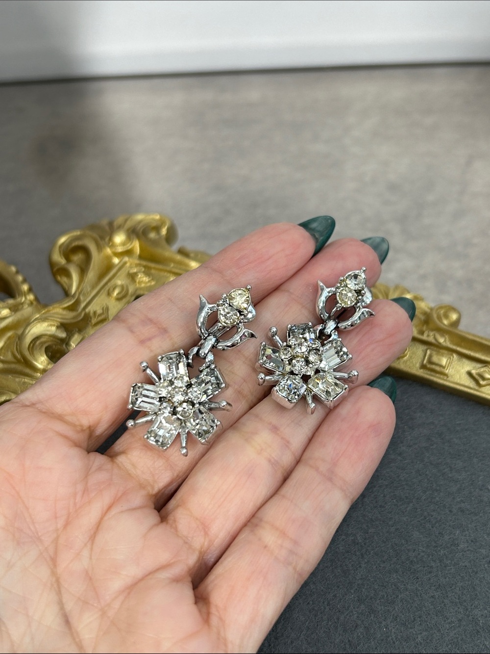 Elegant Vintage Crystal Flower Drop Clip On Earrings - Silver Tone